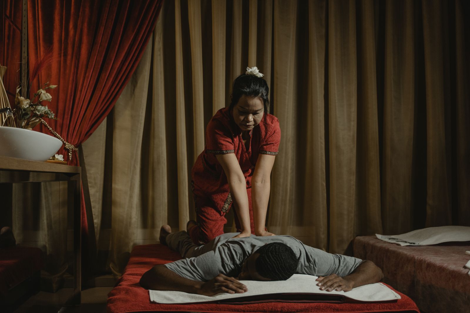 Thai massage in beirut ancient healing for modern lebanese stress — Kimantra Spa