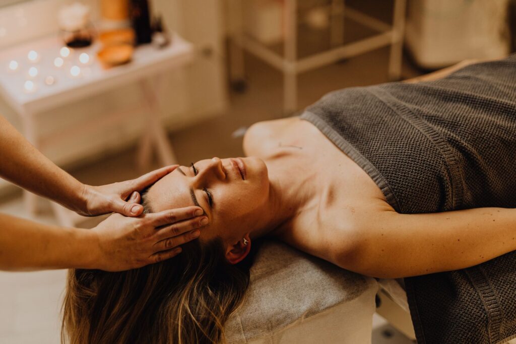 Head massage lebanon stress relief — Kimantra Spa