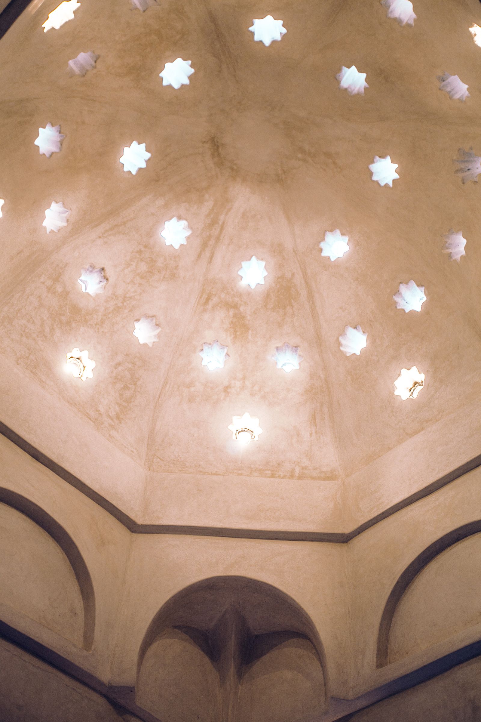 Inside the Moroccan Hammam Ritual at Kimantra: A Step-by-Step Photo Story 1 Traditional Moroccan hammam ritual — step-by-step photo story